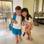 Julia Paredes Instagram – Rentrée pour mon vittorio aujourd’hui à la crèche ! Et première rentrée sans couche il est propre depuis un mois à 2 ans et 2 mois trop fière ! Il n’a pas pleuré et il était heureux de retrouver sa chérie de l’année dernière 🙈
Demain c’est au tour de Luna ! J’espère que la rentrée de vos enfants se passe bien 🤩
#dubai#school#backtoschool#nursery
