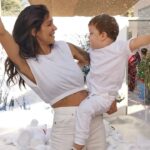 Julia Paredes Instagram - Des moments d’amour au spectacle de Noël 🎄 @odysseynurserymeydan @officialodysseynursery #christmas#collaboration#monamour#myson