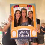 Julia Paredes Instagram – Back to school party! Histoire de fêter la rentrée et se retrouver les amis qu’on a pas eu l’occasion de voir pendant les vacances . La rentrée pour nous commence mardi , bonne rentrée si c’est pour demain et bonnes vacances aux parents 😅
#backtoschool#friends#party#fun