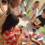 Julia Paredes Instagram – Back to school party! Histoire de fêter la rentrée et se retrouver les amis qu’on a pas eu l’occasion de voir pendant les vacances . La rentrée pour nous commence mardi , bonne rentrée si c’est pour demain et bonnes vacances aux parents 😅
#backtoschool#friends#party#fun