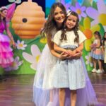 Julia Paredes Instagram - 3 semaines de vacances pour mes baby’s , j’essaie de les occuper avec des activités à la maison ou à l’extérieur, des sorties, des spectacles et j’adore passer tous ces moments avec eux ❤️ #dubai#kids#hollydays#instagood#instagram
