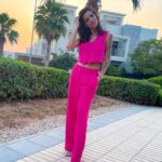 Julia Paredes Instagram – Ma tête quand je sais que la rentrée approche 🤣🙏🏻
En vérité il n’y a que quand Luna me prend en photo que le sourire peut être aussi naturel! Ses petites mimiques, sa repartie et en plus elle est plutôt douée je trouve 😍
#dubai#mum#mumlife