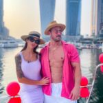 Julia Paredes Instagram - Suivez nos retrouvailles dans mamans et célèbres, demain 11h30 épisode inédit sur @tfxtv . Vous pourrez voir la petite surprise du bateau 🛥️ qui ne s’est pas passée comme prévu 😂 @maximeparisi_ifbbpro