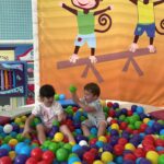 Julia Paredes Instagram - Last playdate of the year 😁 @cheekymonkeys.uae #invitation#fun#kids