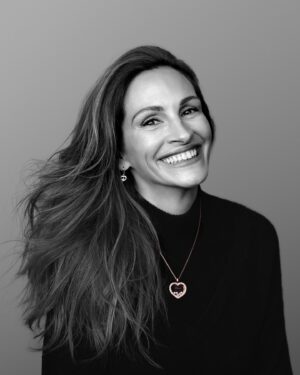 Julia Roberts Instagram - 😊😊😊😊😊

#Chopard #HappyWithChopard #InternationalDayOfHappiness