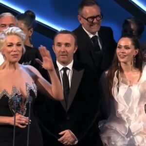 Julia Sanina Instagram - Українсько-британське «Євробачення-2023» отримало нагороду у номінації «Найкраще шоу у прямому етері» від головної телевізійної премії Сполученого Королівства Великої Британтії BAFTA Television Awards. 
Для мене було великою честю розділити цей вечір з командою BBC.