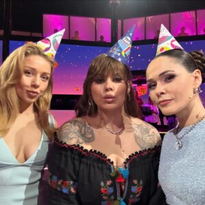 Julia Sanina Instagram - БілкАааааа!
😂🙈

@tet_tv