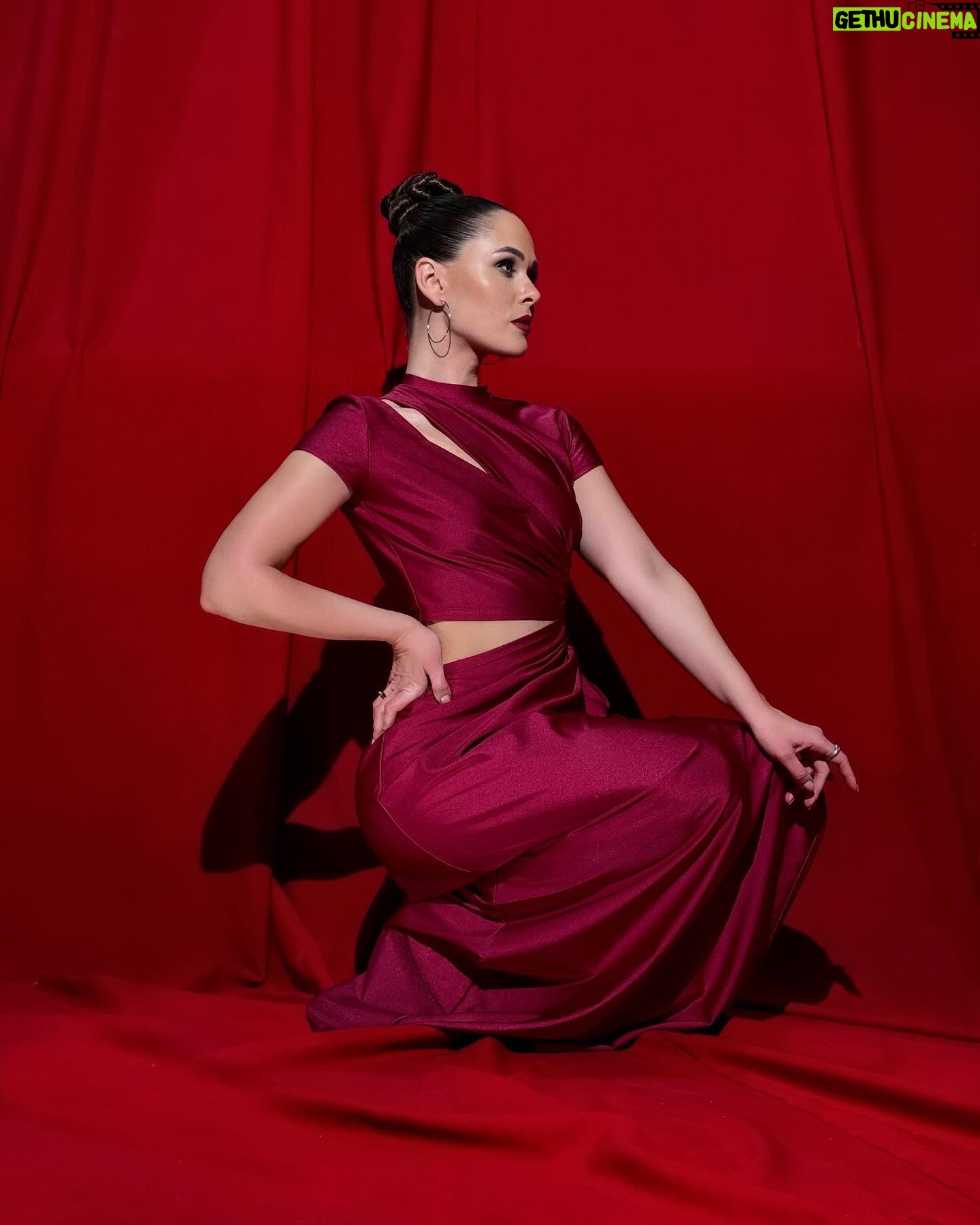 Julia Sanina Instagram - Mua and style @slavachaika Hair & photo @vi_datsiuk Outfit @lamare_official