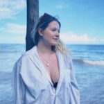 Julia Simoura Instagram - 🌊
