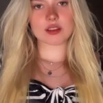Julia Simoura Instagram – oi cabelão! 🙆🏼‍♀️