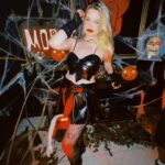 Julia Simoura Instagram - thriller night 🦇🎃✨