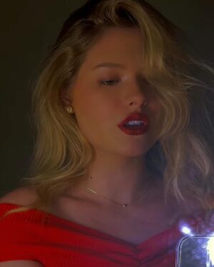 Julia Simoura Instagram - 💌💋