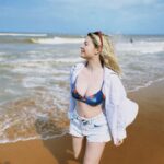 Julia Simoura Instagram - she loves the free fresh wind in her hair life without care