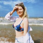 Julia Simoura Instagram – she loves the free fresh wind in her hair 
life without care