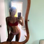 Juliana Didone Instagram - “… e depois - ainda intensos - seremos um fantasminha claro de amor…”