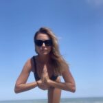Juliana Didone Instagram - Depois da boêmia, banho de mar! 🌈☀️