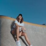 Juliana Paes Instagram - O toque de brilhos que meus looks da rotina pedem eu garanto com @dakotacalcados !✨#minhadakota #outonoinverno2024dakota