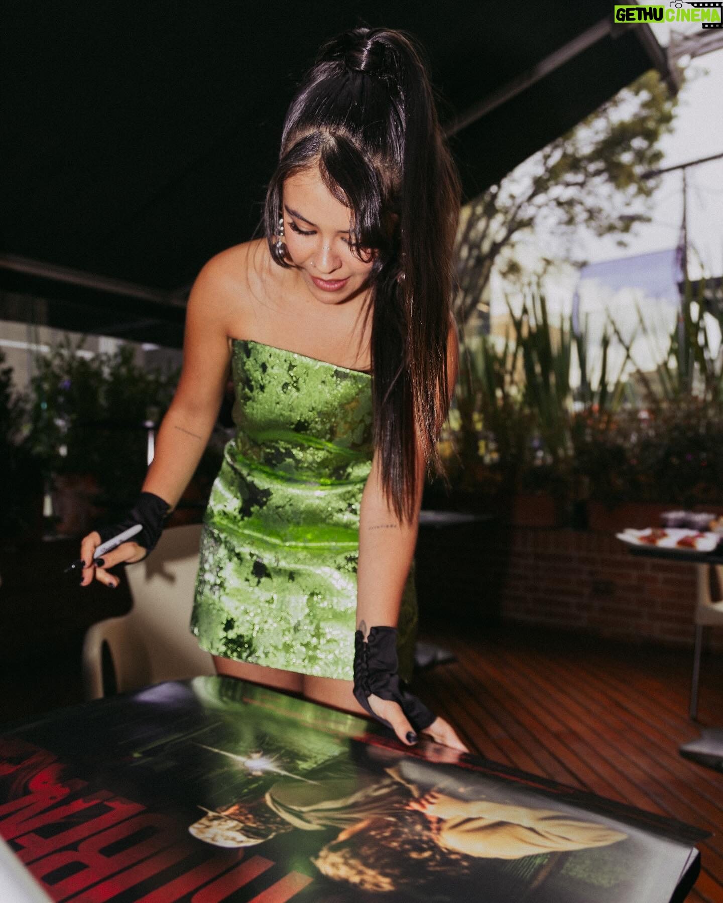 Juliana Velásquez Instagram - NOCHE DE PREMIERE - EL BOLERO DE RUBÉN 🎬🗡️❤️🔥🪭📽️🍿