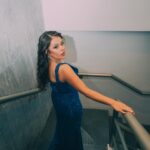 Juliana Velásquez Instagram - PRIMERA NOCHE de “Mar Adentro en Concierto” 🩵🌌🌊📖🕯️ Las lágrimas y la sonrisa se desbordaron 🫧 Pipolcita, sepan que si de ustedes se trata… SIEMPRE sobrará el combustible 😭 Nos vemos esta noche de nuevo Bogotá 🌌 #MarAdentroEnConcierto Diseño de vestuario: @julianareyes1 @lajulieta.producciones Ejecutado x @mercedesolano_moda 👑🩵 📸: @1javierfranco 📸 2: @eljuanpa___