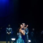 Juliana Velásquez Instagram - LO DE ANOCHE FUE, ALUCINANTE 🥹😭🩵🌊📖 No alcanzan las palabras para explicar la luz y el amor que se sintió en la SEGUNDA FECHA de “MAR ADENTRO” en vivo 🫧 (La primera que existió). GRACIAS X SIEMPRE SER MÁS DE LO QUE CUALQUIER PERSONA SE MERECE 😭 HOY, CERRAMOS CON BROCHE DE ORO MI CIUDAD. #MarAdentroEnConcierto 📸: @eljuanpa___ y @1javierfranco Vestuario: @julianareyes1 @lajulieta.producciones Ejecución: @mercedesolano_moda 🩵 Mk&Hair: @lamajamakeup x @andreacreeenlamagia