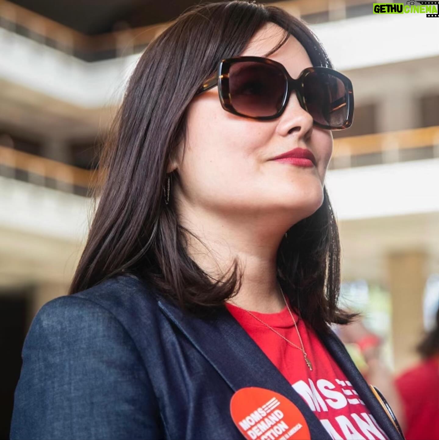 Julianne Moore Instagram - For this week’s #WomanCrushWednesday, I’d like to feature Erica Yamauchi (@lovealwayseri) from Honolulu, Hawai’i. Erica is a Volunteer Leader in the @momsdemand Hawai’i chapter and has been involved in the movement since Moms Demand Action was formed in 2012. Although Erica lived in Hawai’i as a child, she also spent some of her formative years in rural North Carolina. While a high school student there, one of Erica’s best friends was shot and killed after another friend gained access to a firearm. This tragic experience, along with having children of her own, has made her a strong advocate for secure gun storage. Reflecting on why this is important to her, Erica says, “When I started a family…I realized how much we have chosen to normalize everyday gun violence in our lives. That’s when I decided to be part of this movement.” With 60% of gun deaths in Hawai’i being by firearm suicide, Erica brings her background and experience in trauma-informed care as Director of Communications and Engagement in the Office of Wellness and Resilience in Hawai’i’s Governor’s Office (@govhawaii) to the gun violence prevention movement. Her passion and dedication to saving lives has made her one of the Hawai’i chapter’s longest-serving volunteers, playing an integral role in growing the chapter’s base and community partnerships. “It’s been an incredible experience to see our informal, mostly online group of concerned citizens morph into an organized statewide chapter across several islands here in Hawai’i,” she said. As we celebrate Asian American, Native Hawaiian, and Pacific Islanders (AANHPI) Heritage Month this May, I am honored to uplift Erica’s story and her tireless work to save lives in Hawai’i.