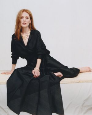 Julianne Moore Instagram - More from my @hourglasscosmetics beauty cover shoot for @harrods magazine.
#HarrodsBeauty  #HourglassPartner
 
Photographer: @charlottehadden
Makeup: @kaymontano
Hair: @halleybrisker
Nails: @lucytuckernails