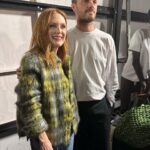 Julianne Moore Instagram - Thank you @matthieu_blazy for inviting me to your bold and beautiful show.  @kaymontano @halleybrisker @kateyoung @matthieu_blazy @lucytuckernails @fabricioormonde #bottegaveneta