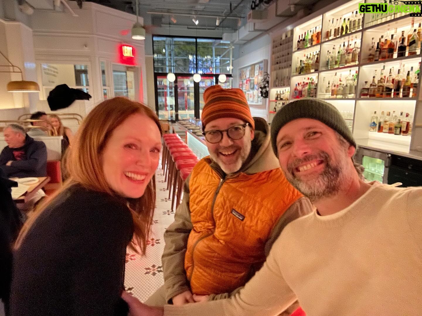 Julianne Moore Instagram - Delicious dinner at @stretchpizzanyc - perfect Sunday night with chef @wyliedufresne 🔥🔥🔥 (PS Wylie was the chef at our wedding but we didn’t have pizza!)