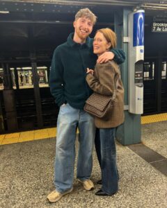 Julianne Moore Instagram - @cal_freundlich and his mom take the subway home after the @nyknicks game at @thegarden 🧡💙