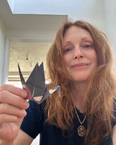 Julianne Moore Instagram - People across the world are sharing paper cranes to honor the victims of the August atomic bombings of Hiroshima and Nagasaki. Let’s build a future that is free of the threat of nuclear weapons. CranesForOurFuture.org #cranesforourfuture