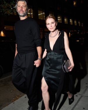 Julianne Moore Instagram - Last night @creativetime
#bottegaveneta
@matthieu_blazy 
@kateyoung 
@hungvanngo 
@hairbyorlandopita