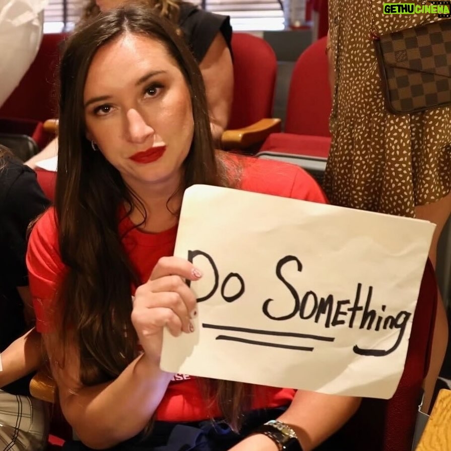 Julianne Moore Instagram - This week my #WomanCrushWednesday is Sierra Barnett from Nashville, Tennessee. A seventh-generation Tennessean, mother, author, and leader within the Wilson County Moms Demand Action chapter, Sierra stands at the forefront of community activism, especially poignant today as Nashville commemorates one year since the tragic Covenant School shooting that claimed six lives, including three children. Sierra reflects on the impact of the tragedy, noting, “for many of us, being so close to this tragedy rocked our worlds. It opened our eyes to public safety and activated our interest in legislation and becoming true community activists. We are mothers and others fighting daily to keep our children and community safe.” Since founding the Wilson County Moms Demand Action chapter, Sierra has been a fixture at the Tennessee State Capitol, championing the cause for sensible gun control laws. Under her rallying statement of “DO SOMETHING,” Sierra has galvanized Tennesseans, bringing the fight against gun violence to traditionally conservative areas. Whether it’s leveraging social media, participating in legislative sessions, or engaging in grassroots conversations, Sierra’s efforts have been instrumental in shifting attitudes towards gun safety in Tennessee. Reflecting on this past year, Sierra shares, “I’m filled with hope because people across my state and country are paying attention, showing up, and planning to vote for a better future for their kids and mine.” As we remember The Covenant School, the collective action of Sierra and all those impacted in Nashville is a testament to the power of community engagement and a powerful example of how we can all do something to end gun violence. @everytown