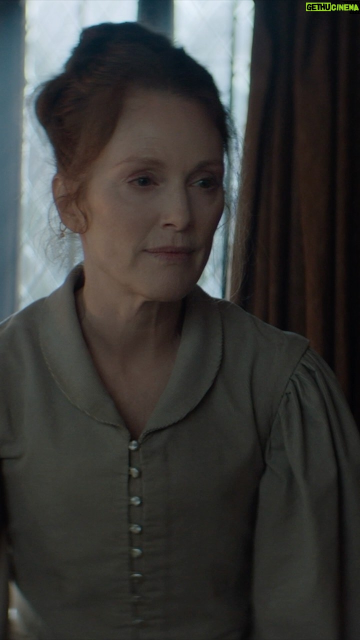 Julianne Moore Instagram - Mother knows best. #MaryAndGeorge premieres April 5 on the STARZ App.