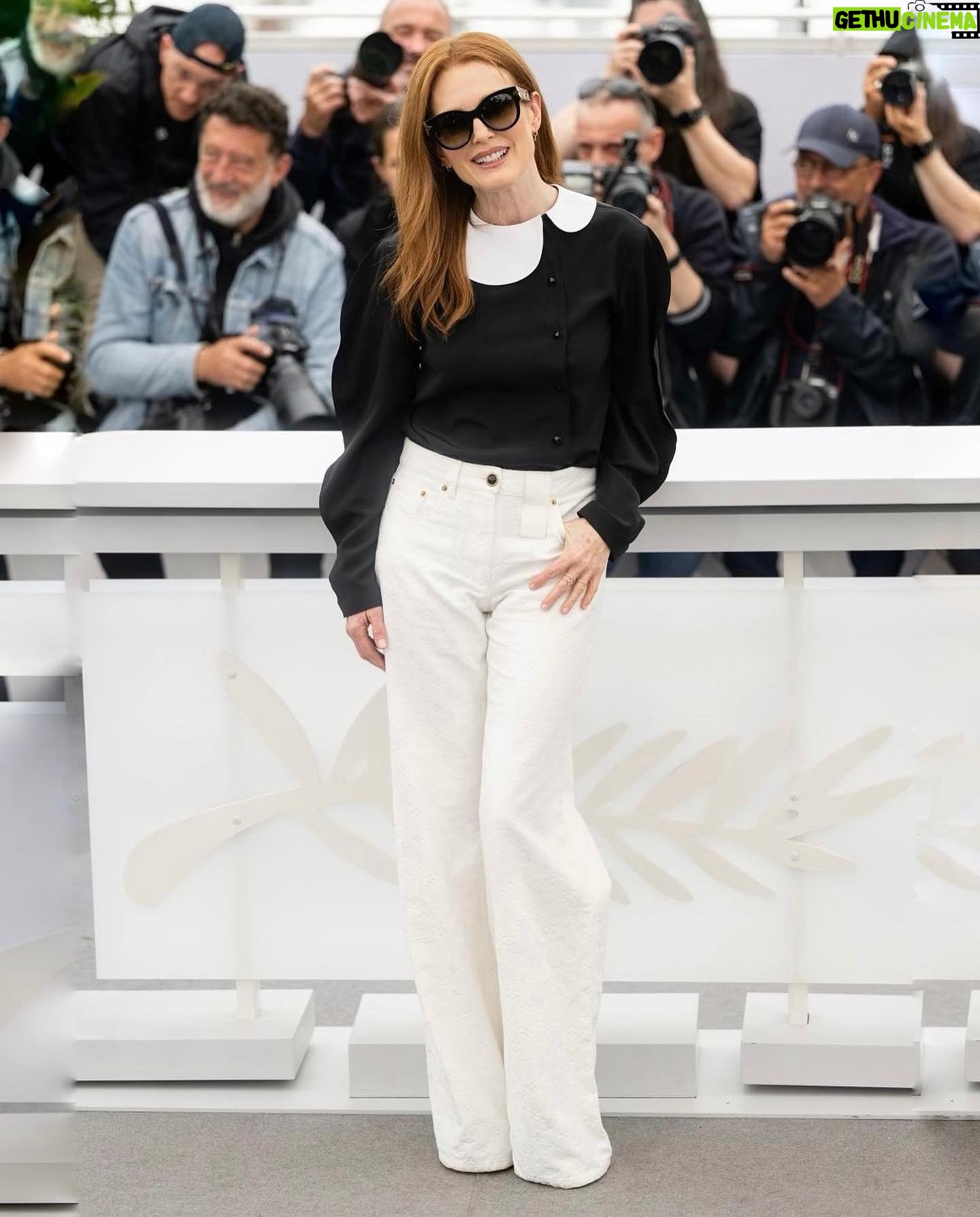 Julianne Moore Instagram - Photo call for #MayDecember 💄@kaymontano 💇‍♀️@halleybrisker 👗@kateyoung @seandn @louisvuitton @nicolasghesquiere 💅@lucytuckernails 💆‍♀️@fabricioormonde #CannesFilmFestival #cannes2023 @festivaldecannes