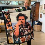 Julie Bowen Instagram - What a way to say Happy Birthday! Thank you @riley_b_farmer @iamcfarm and sweet William, too… And @harrystyles, I haven’t gotten your gift yet. Someone is at the house all day, so…