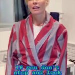 Julie Bowen Instagram - “The question isn’t ‘what are we going to wash,’ the question is ‘what *aren’t* we going to wash?’” -Ferris Bueller (kind of) @jbskrub —— #ferrisbueller #ferrisbuellersdayoff #teenskincare #momofboys