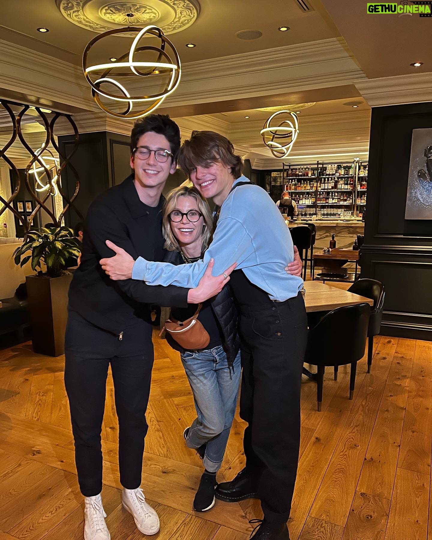 Julie Bowen Instagram - From my kitchen table to set in Vancouver to sharing the premiere of Prom Pact with my kids, this has been an amazing ride!