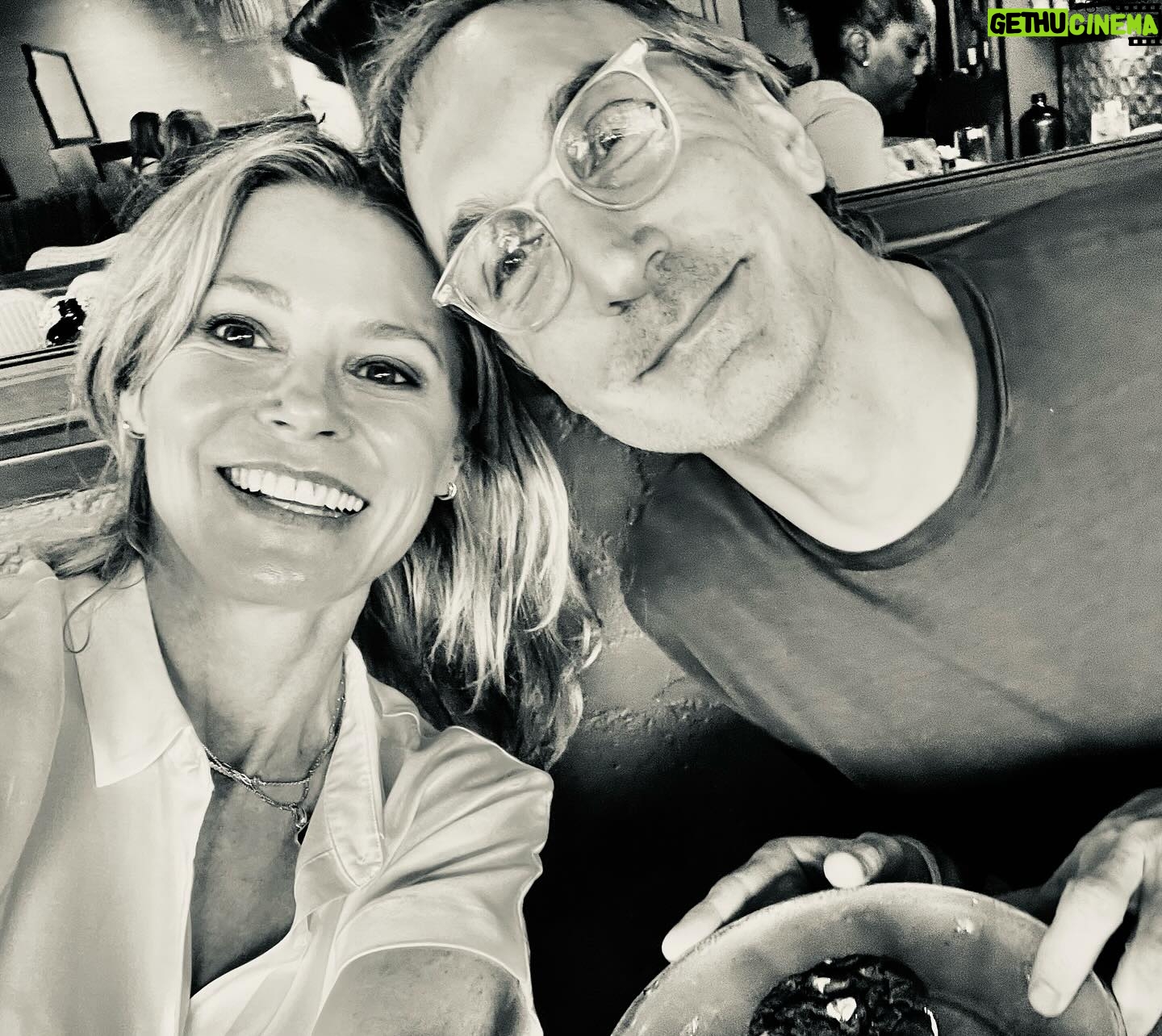 Julie Bowen Instagram - Happy belated birthday, J.J.! It’s a pleasure getting old with a friend.