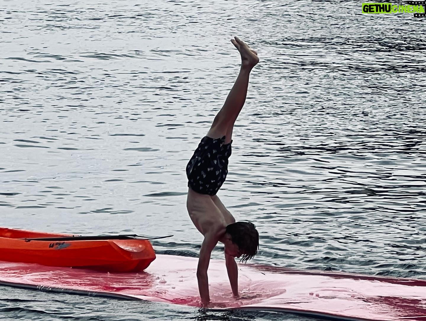 Julie Bowen Instagram - Thousand Islands photo dump. What a magical time with the extended family. I’m so grateful to my aunt and cousins for letting us crash their solitude. Thanks most of all to my sister-wife @helentextor for making me laugh no matter how much laundry there was.