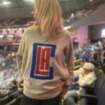 Julie Bowen Instagram - At Clippers v Warriors. Representing @laclippers in Golden State’s house. Pray for me…