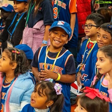 Julie Bowen Instagram - Such a special day at @baby2baby’s Back2School distribution at @thegarden where we provided New York students with everything they need for the classroom plus an unforgettable experience on the court at MSG!”