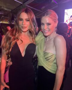 Julie Bowen Instagram - Better late than never. So happy to see my girl @sofiavergara at the @baby2baby gala. I MISS MY FAKE FAMILY!!😩