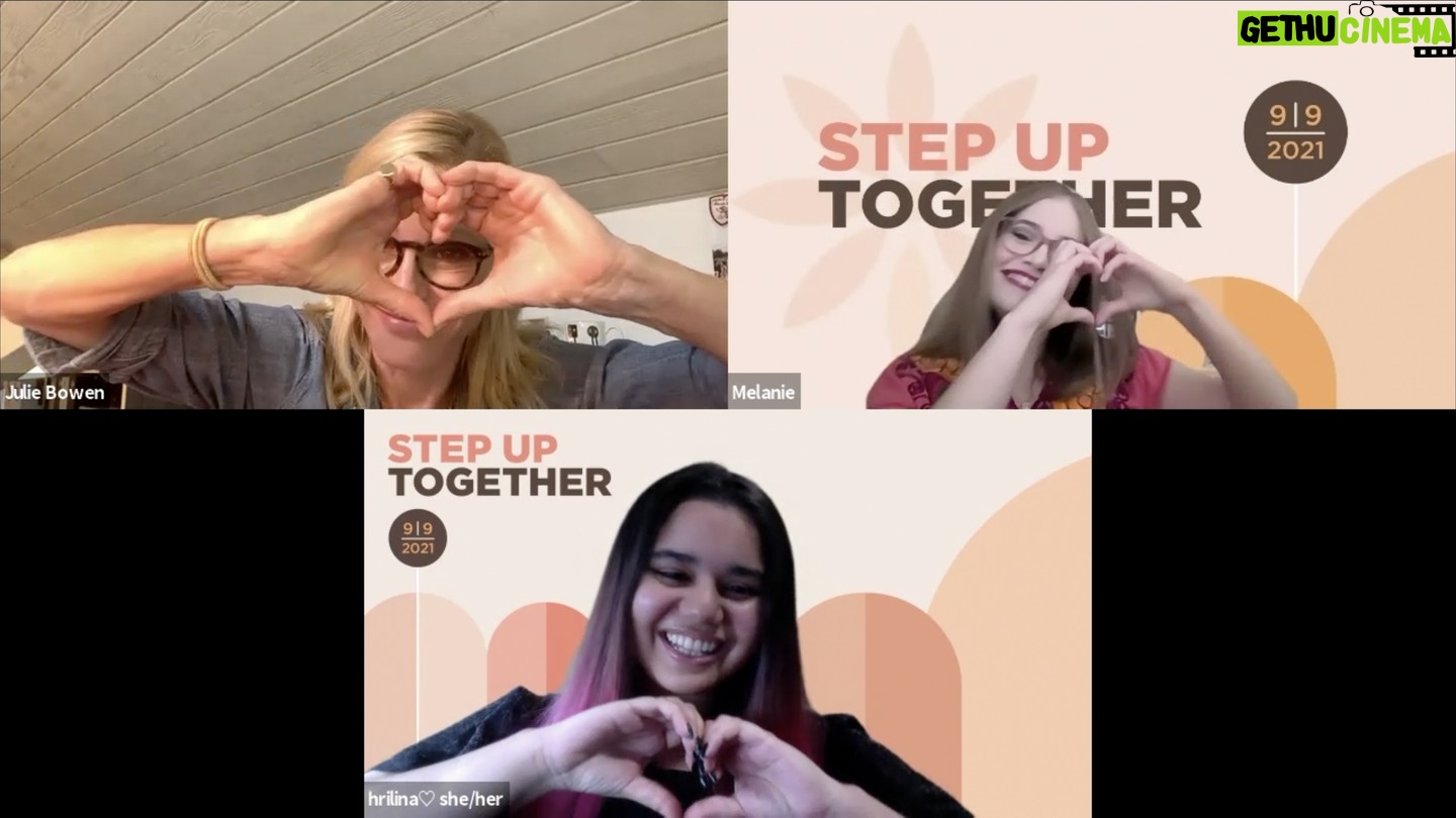 Julie Bowen Instagram - So proud to have worked with all the girls that Step Up has helped over the years. Step Up makes their dreams come true... and you can too! To celebrate today's International Day of the Girl, follow @stepupwomensnetwork or sign up to be a mentee or mentor!