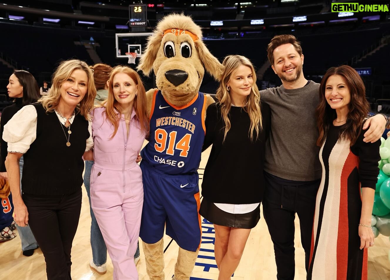 Julie Bowen Instagram - Such a special day at @baby2baby’s Back2School distribution at @thegarden where we provided New York students with everything they need for the classroom plus an unforgettable experience on the court at MSG!”