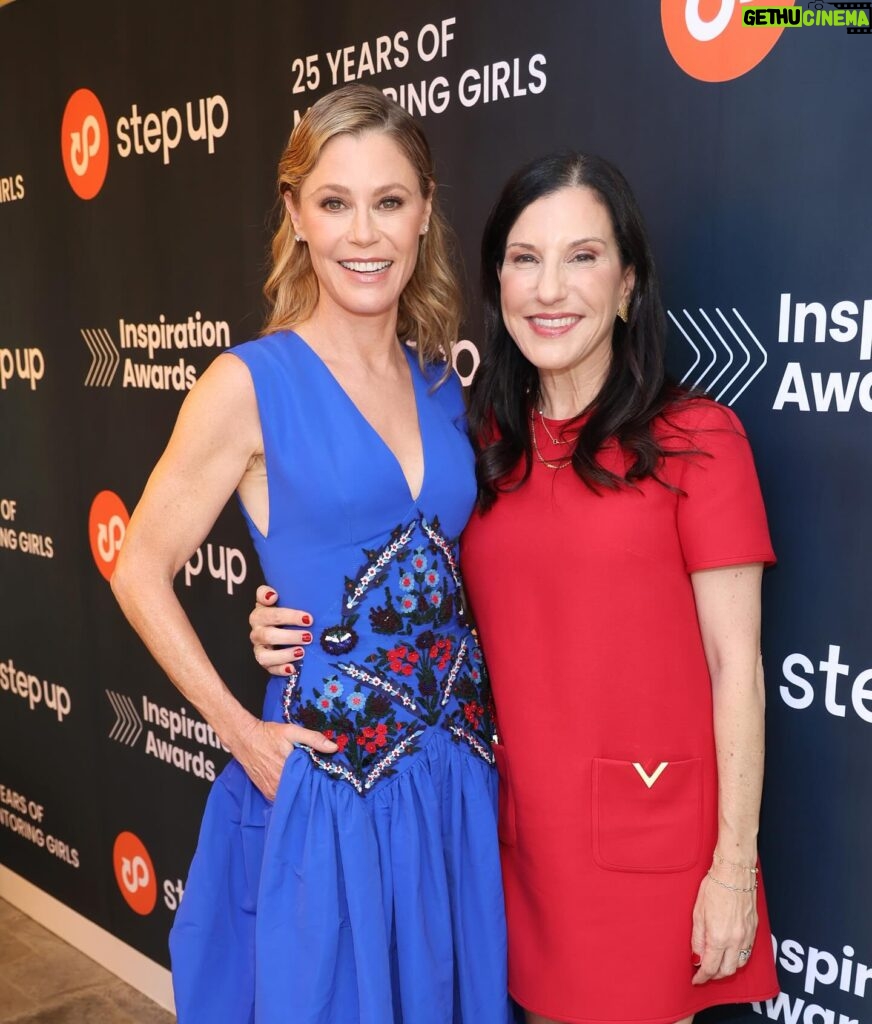 Julie Bowen Instagram - It was an honor to celebrate @stepupwomensnetwork 25th anniversary with its founder, my friend Kaye Kramer. Huge congratulations to this year’s teen honoree Gladis Ramirez!
