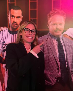 Julie Bowen Instagram - Best night at the theater ever!  @jessetyler is PHENOMENAL in Take Me Out. The whole cast was perfection. I’m so proud to call you my fake brother, Jesse!  I love you!!