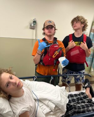 Julie Bowen Instagram - It’s not a vacation without a trip to the ER for a broken wrist… Both bones broken, but John is  on the mend and his brothers were total champs.