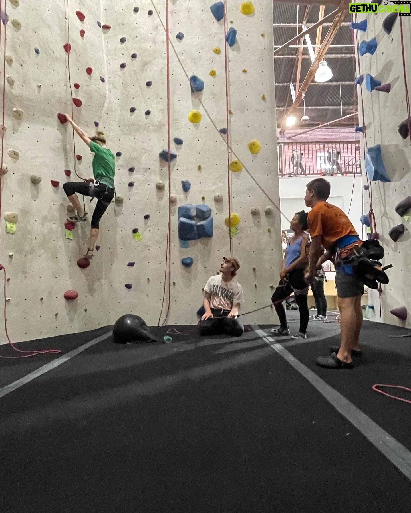 Julie Bowen Instagram - Weekend “rock climbing” photo dump. (Rock climbing in quotes because I stink at it). @itsoliverphillips on belay!