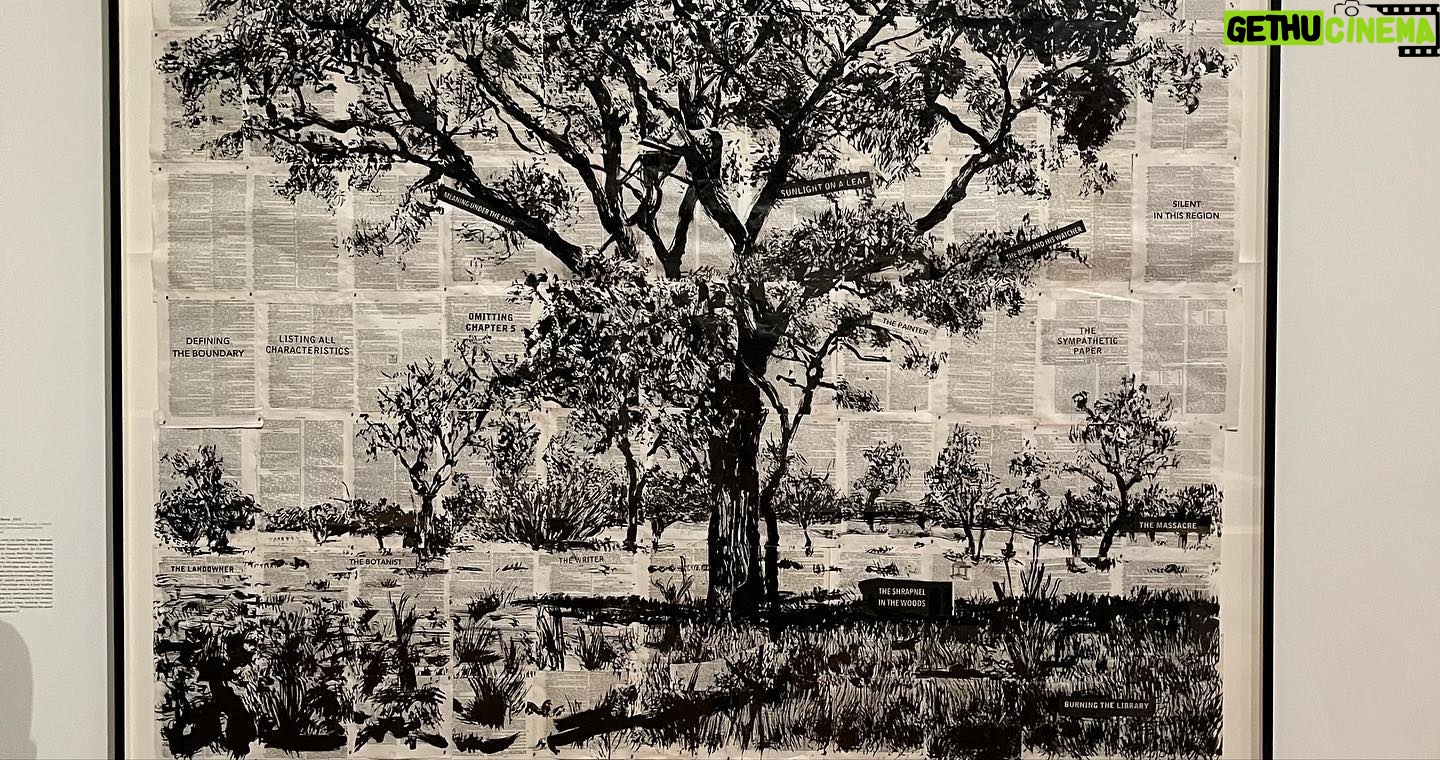 Julie Bowen Instagram - An incredible day of art at @thebroadmuseum. The Infinity Room was a trip, but William Kentridge blew my mind. SEE THIS SHOW! Thank you @mollyloot for being a great sister and celebrating my birthday in a way I could love.