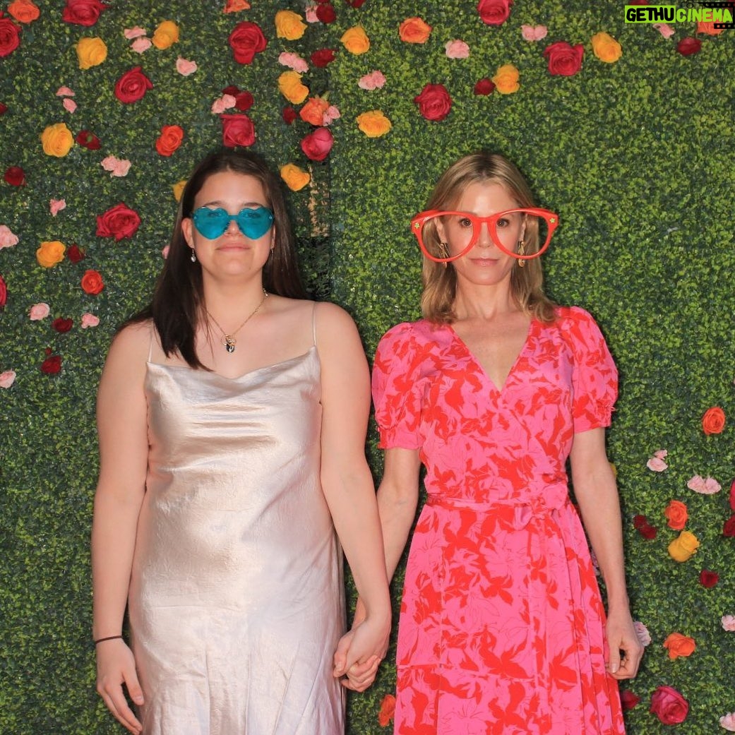 Julie Bowen Instagram - As you get older, the glasses get bigger.